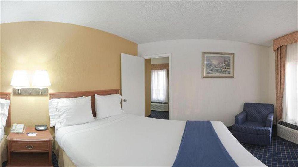 Holiday Inn Express & Suites Nashville-I-40 & I-24 Εξωτερικό φωτογραφία