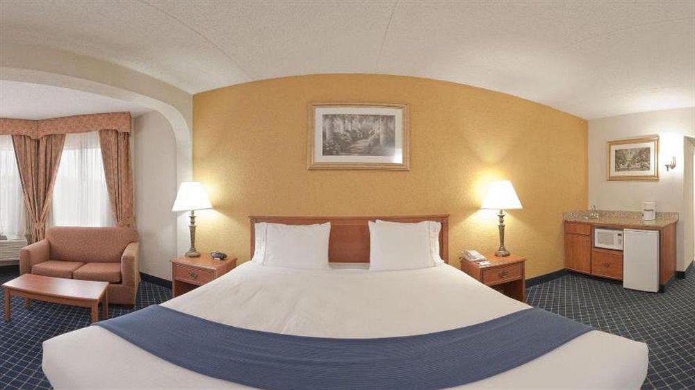 Holiday Inn Express & Suites Nashville-I-40 & I-24 Εξωτερικό φωτογραφία