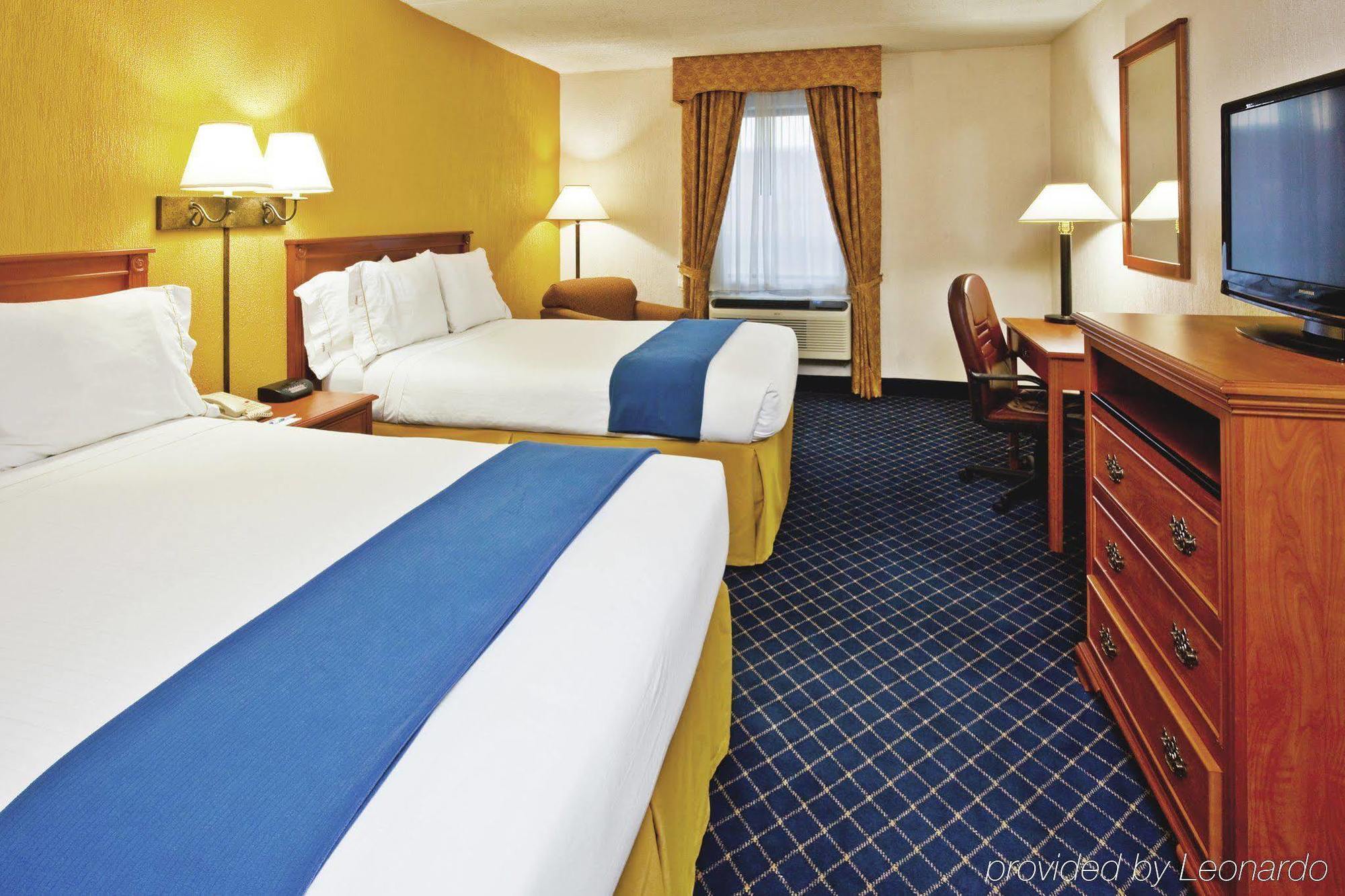 Holiday Inn Express & Suites Nashville-I-40 & I-24 Εξωτερικό φωτογραφία