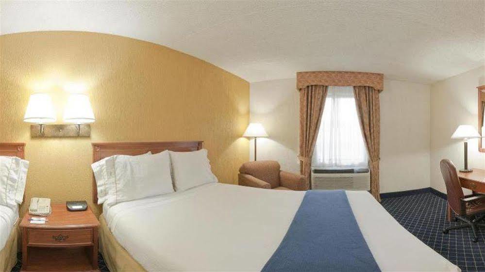 Holiday Inn Express & Suites Nashville-I-40 & I-24 Εξωτερικό φωτογραφία